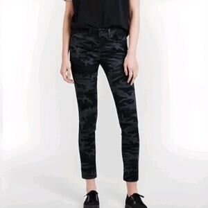 Levi’s Women’s Jeans 711 Skinny Jeans Ankle Black Camo Size 30